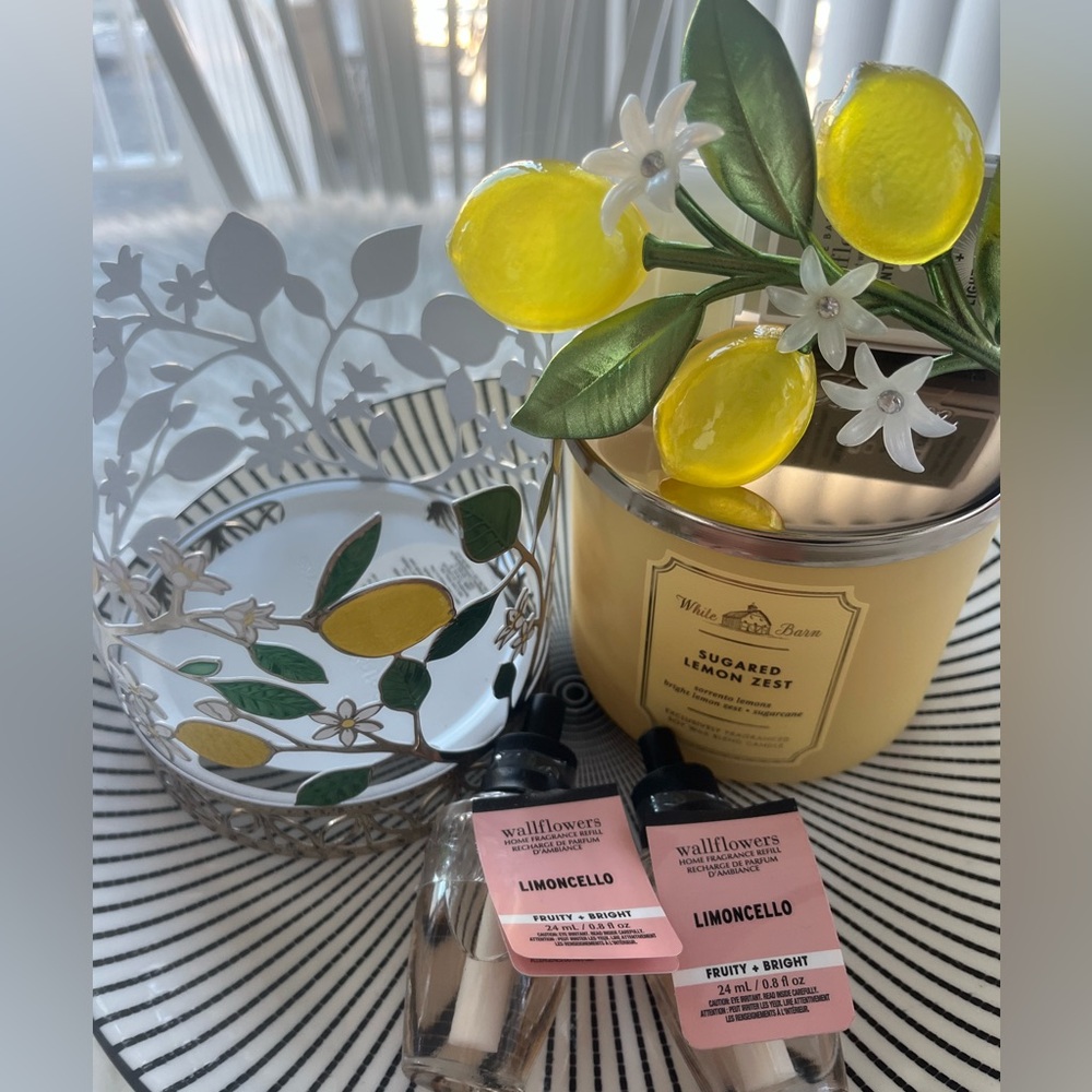 Free Ship. Lemon Zest 3 wick Candle, Candle Holder, Nightlight, & 2 Refills